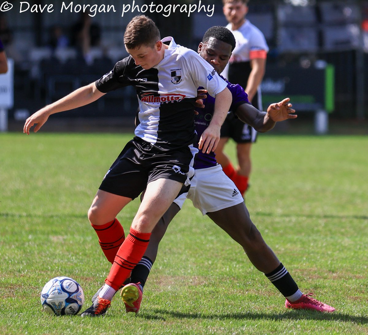 NandTFC's tweet image. A few captured moments at Shepton yesterday.
A tough encounter but plenty of positives taken from the game.
We pick ourselves up and go again this Tuesday evening against Oldland Abbotonians on our home turf 7:30pm K.O.
UTS💜🤍
@nailseapeeps @swsportsnews @AS_FootyReview…