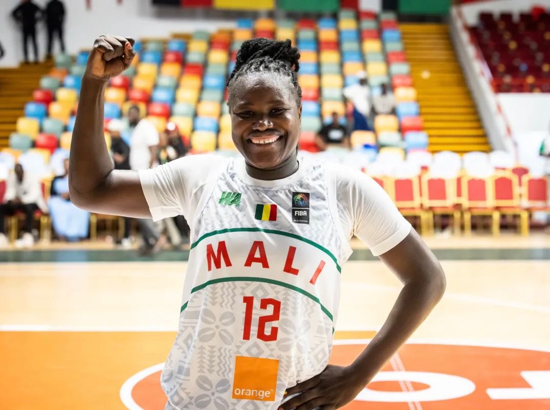 💪 Inici espectacular d’Alima Dembelé a l’Afrobasket amb la selecció de Mali

🇲🇱 55-53 🇸🇸

📈 Dembelé: 18 punts, 7 rebots i 22 de valoració 

#CityOfBadalona