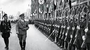 lnfinite_loop's tweet image. Herr Starmer inspecting his Elite Online Safety Police... 🤣🤣🤣🤣