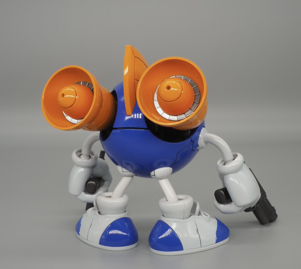okumaruppp's tweet image. 「合言葉はBee!」
PLUM製ツインビー完成〜🙌
使用色はNAZCAコバルトヴァイオレット、スチールホワイトとチャロンカラーのビビットオレンジで実際はもっと紫がかった感じなので心の目で補正して見て下さい😊
#PLUM
#ツインビー