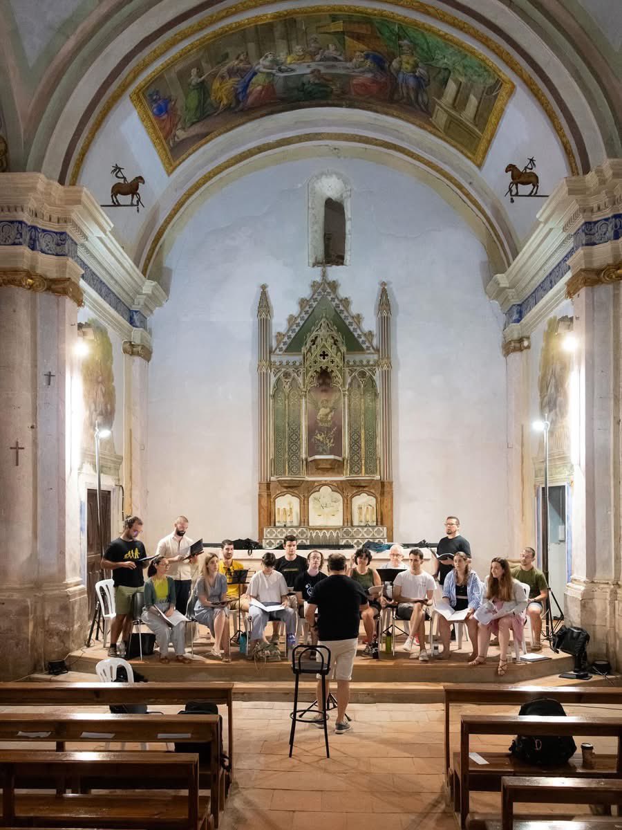 MarcoeLeonDeOro's tweet photo. ✨Hermosos días en @EarlyMusMorella, rodeado de historia, arte y emoción, dirigiendo a la AVCdM con la sublime música de Palestrina. Un privilegio dar vida a estas joyas renacentistas en un entorno tan inspirador. 🎶💫 #EarlyMusicMorella #Palestrina #MúsicaAntigua #AVCDM https://t.co/syF36imyn2