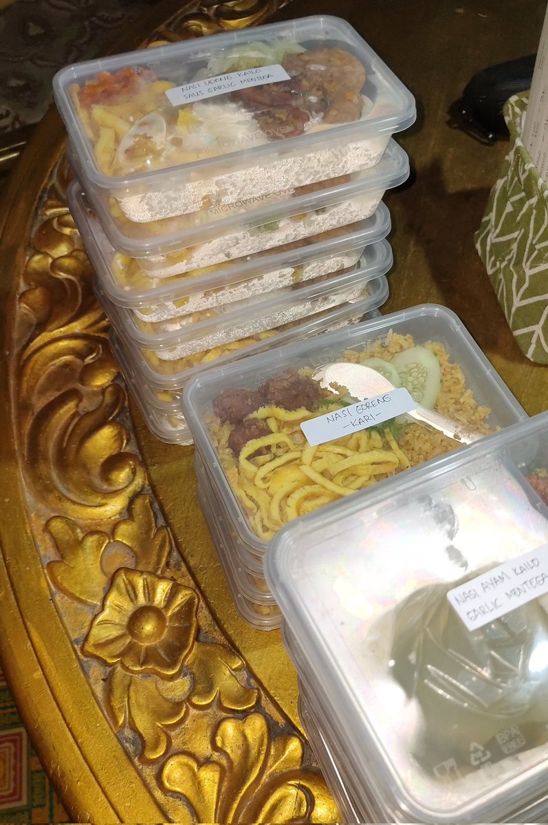 makuniang_9's tweet image. β¨Pesanan hari ini β¨
Nasi Kailo versi Small, harga 10k aja π order sementara hanya lewat WA saja, bisa cek di Bio.
Kita juga ada versi Large nya bisa cus lgsg ke:
Shopeefood: spf.shopee.co.id/9pTeiCiS4u
Gofood: gofood.link/a/Qvp2SuC
