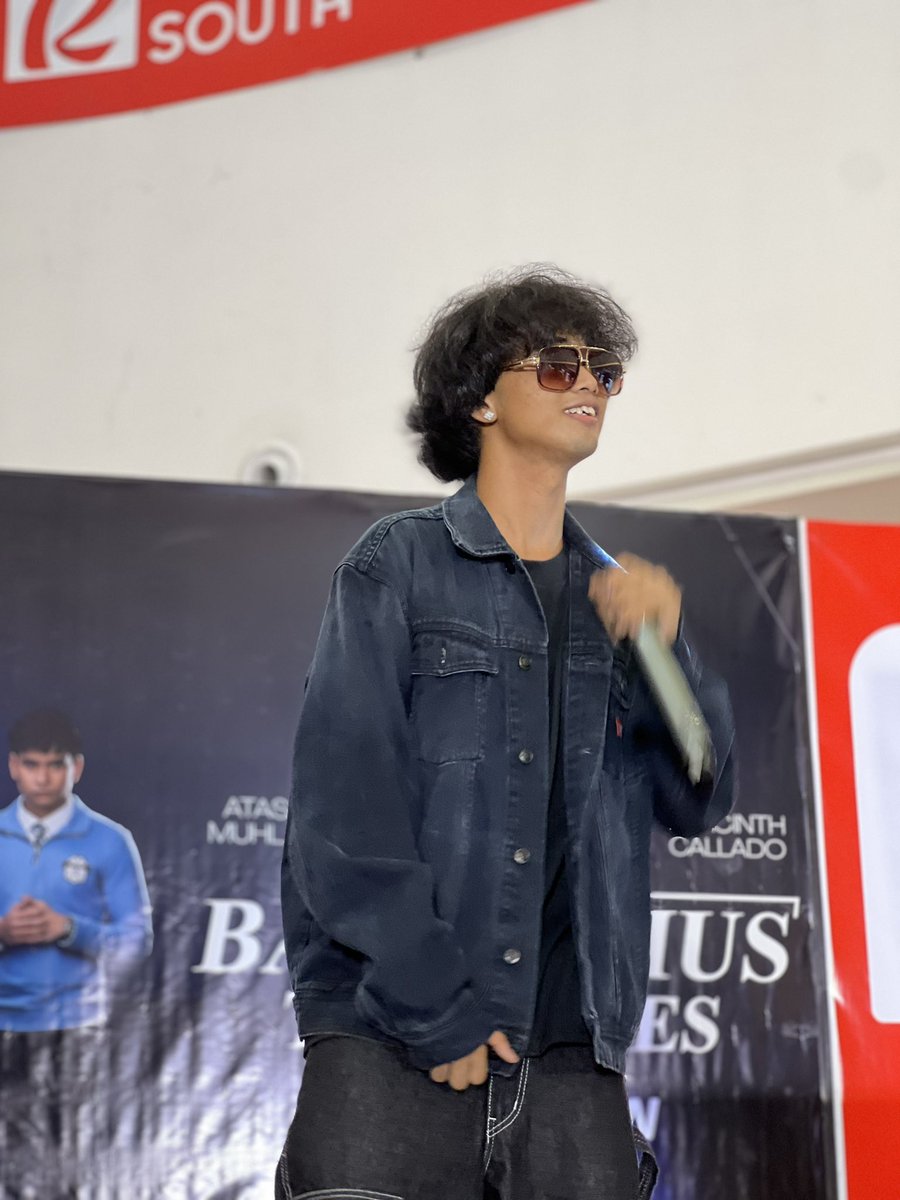 VivaOnePH's tweet image. Those rap performances? Fire! 🔥🎤
Bad Genius: The Series eps 1 & 2 now streaming only on #VivaOne! vivaone.page.link/BadGeniusTheSe…
Fun fact: Did you know that Ram Millr’s single ‘Dalagangsta’ is one of the series’ official soundtrack? 🤘
#BadGeniusTheSeries #BadGeniusatGalleriaSouth