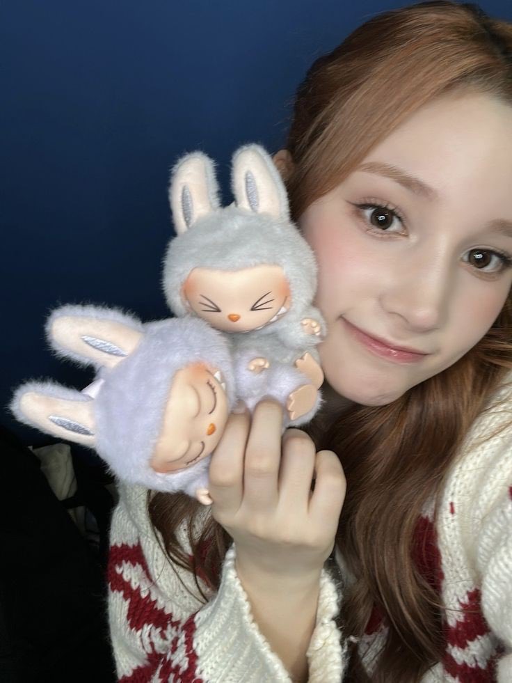 mincopublic's tweet image. hiyyih’s labubu obsession is actually crazy??