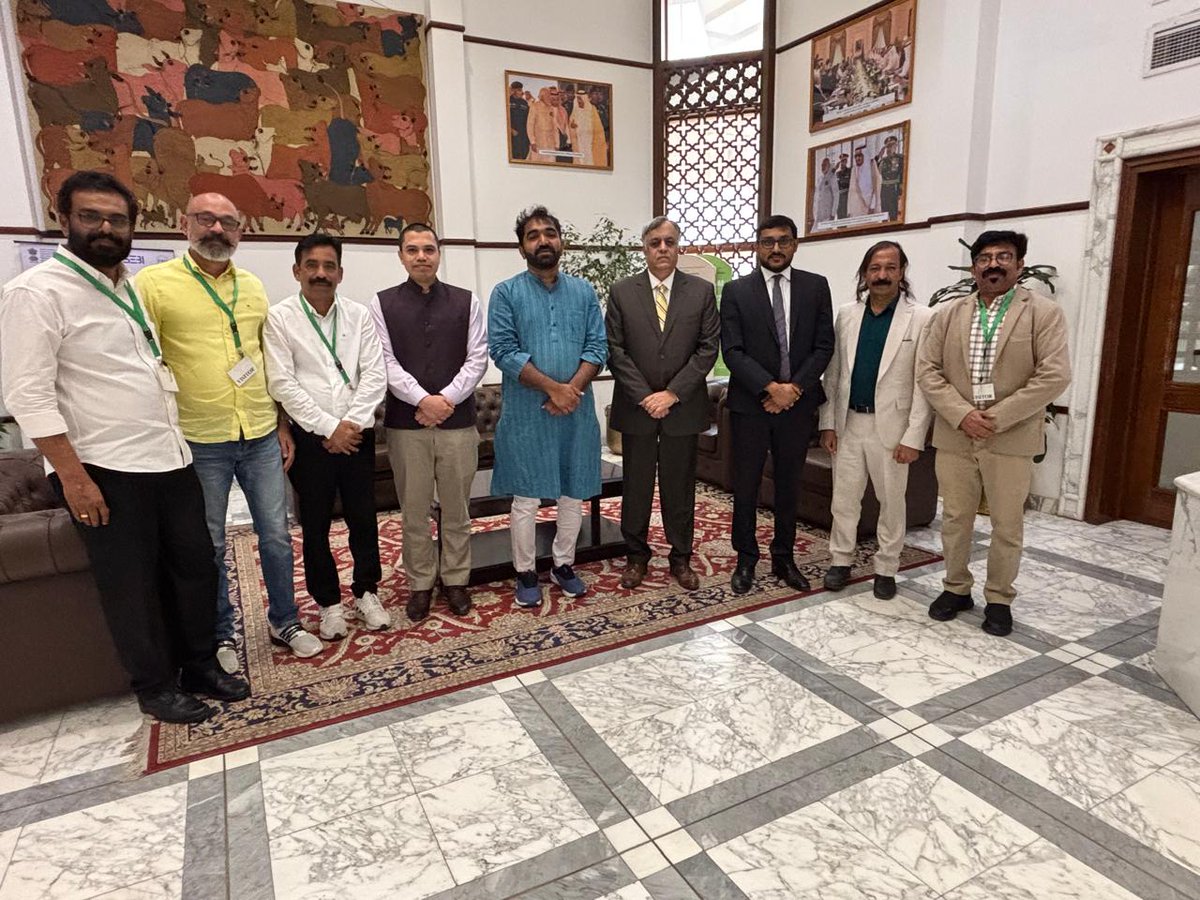 IndianEmbRiyadh's tweet image. Hon&apos;ble MLA from Kerala Shri
Chandy Oomen visited the Embassy today, along with a number of community members. He was received by Ambassador Dr Suhel Khan and other officers. They discussed community issues, and Ambassador briefed him on the consular &amp;amp; welfare services provided…