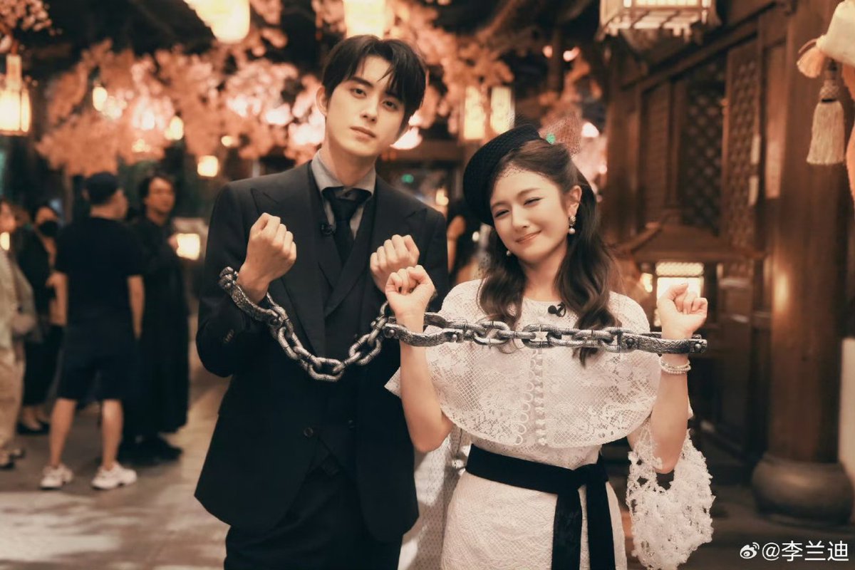 aienvu's tweet image. #LiLandi and #AoRuipeng new pic together. Hi cuties π
#CoronersDiary