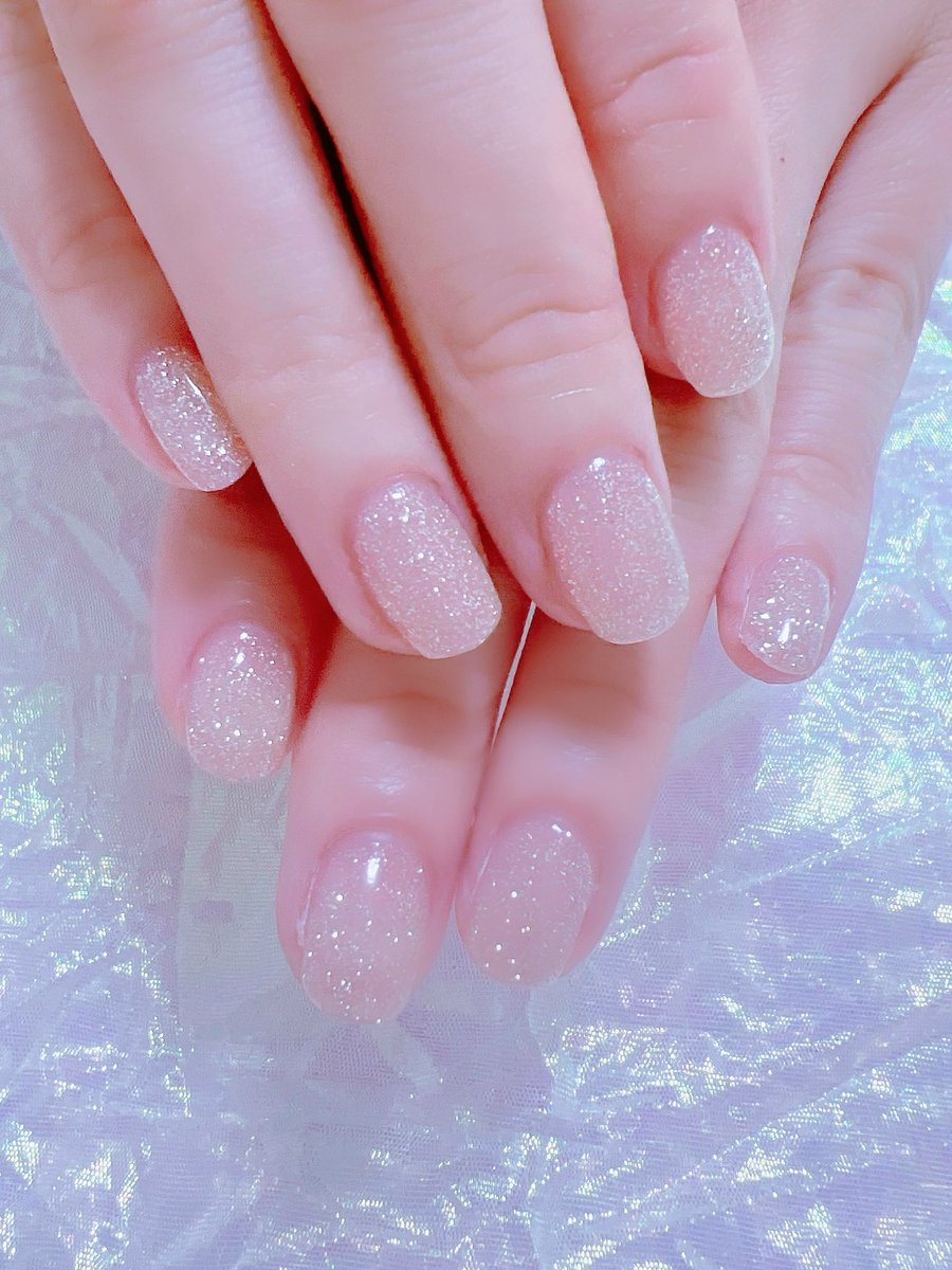 chiekonakayama's tweet image. シルバーのフラッシュネイルのワンカラー♡