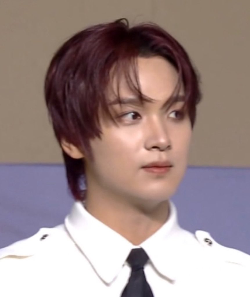 haechmfal's tweet image. what a beautiful face i need to stare at it all day