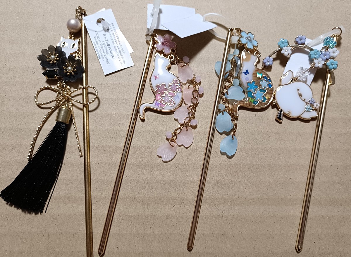 manamiLOVEtakku's tweet image. #簪展がまぐち展
再度行ってきました!
最推しがピンクや赤なのでそちらに偏りがちですが、二推しでかつ夏に涼しげな水色もお迎えさせていただきました!
前回お迎えの2枚目の子たちと合わせると簪さす頭が足りないですが日替わりで楽しみます💕
追納で流れてきた猫ちゃんもお迎えできて嬉しいです💕