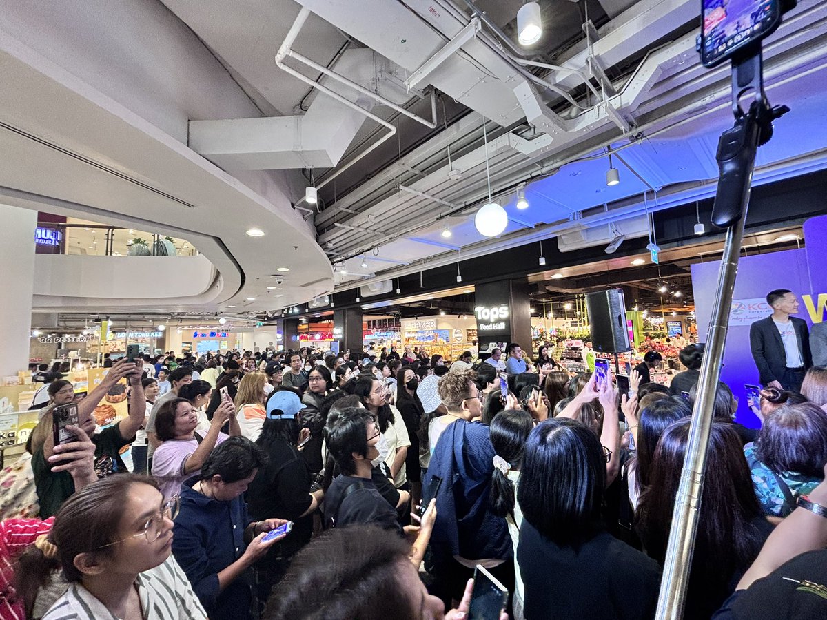 hawk1201's tweet image. คนมาหาน้องชาเยอะมากกกก 

#ชาล็อตออสติน