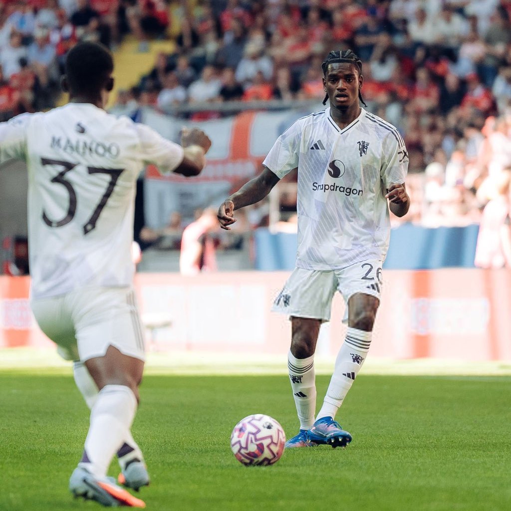 ItsVictorUTD's tweet image. How would you rate Ayden Heaven’s recent performances?
1. 🔥 Good
2. 👍 Average
3. ⚠️ Needs Improvement
4. ❌ Poor