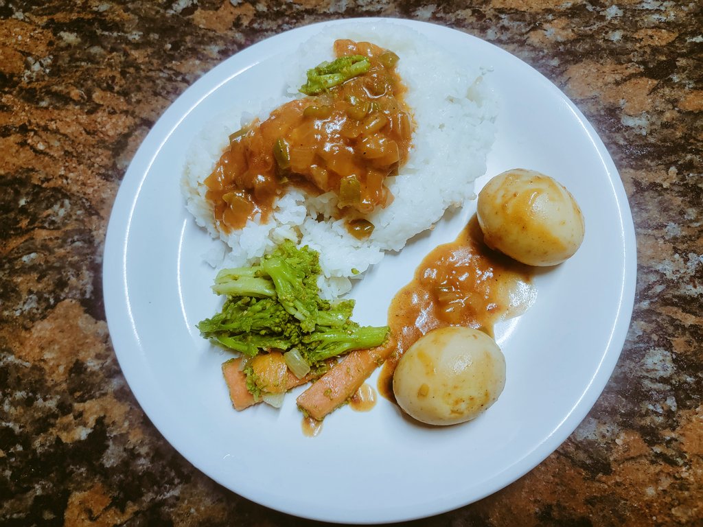 Chalwe_weirdo's tweet image. Too bored for a proper meal... happy Sunday humans...