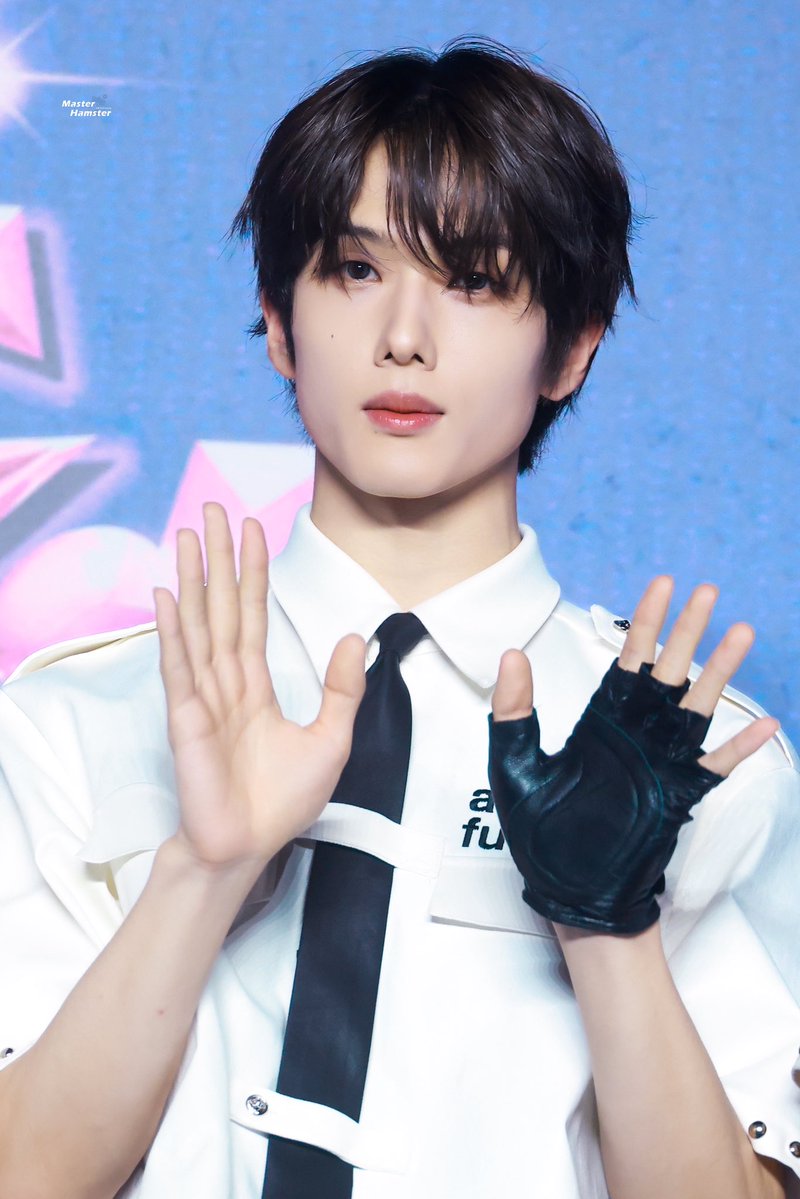 MasterhamsterJS's tweet image. 250727 ๊ฐ์๋์ ๋ธ๋ฃจ์นดํซ
#์ง์ฑ #JISUNG #NCT #NCTDREAM