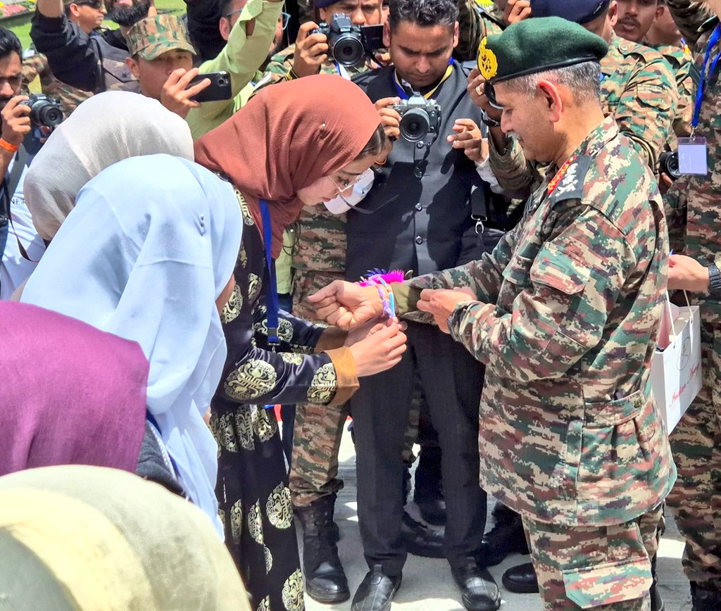 KARGIL VIJAY DIWAS 2025

Dear Friends,

This is an extremely heartwarming photo of a local Kargili Noorbakshia Muslim school girl tying "Rakhi" on arm India's Chief of Army Staff (COAS) General Upendra Dwivedi at an official Indian Army function held yesterday on 26th July, 2025