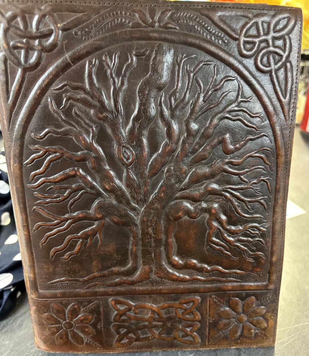 Orcinus68's tweet image. Recent #Donations The tin is a WW1 Princess Mary’s Christmas 1914 item. We will be sending that to auction. Love it when things like this turn up 😊 #Charity