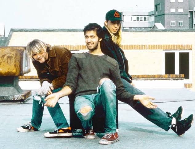 hourly_cobain's tweet image. 