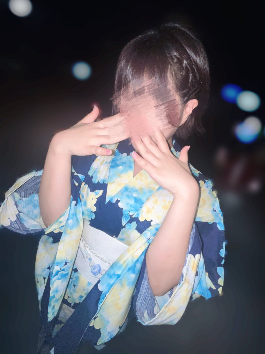 久しぶりの浴衣〜！！
ありとあらゆる盛れるという角度で撮ってくれたフレンズに感謝😘