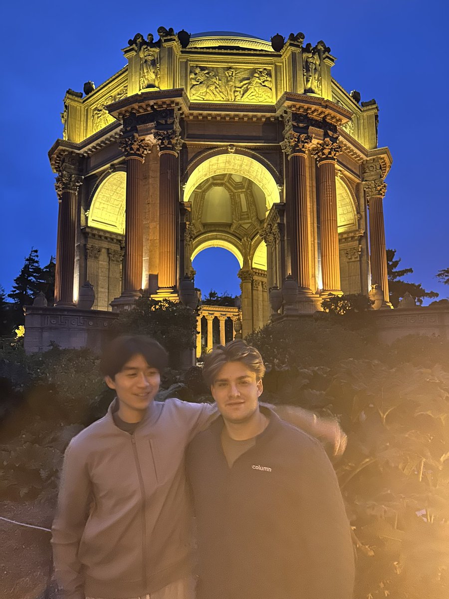 z54deng's tweet image. 🤣 @jasondev0 looking at @nickbruhman like he just said “we just pivoted to AI and closed a $10M seed pre-revenue pre-product”