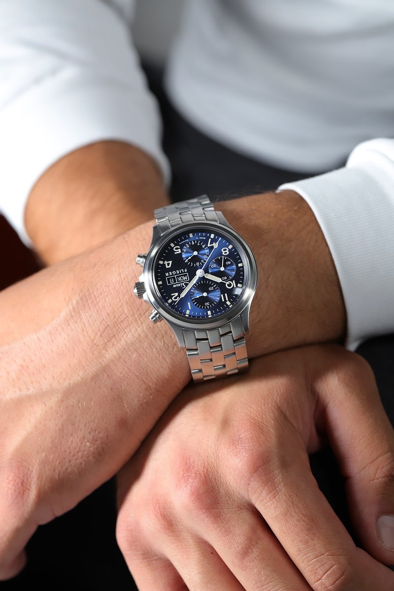 Worn with solid bracelet (stainless steel fine link; satinized) on a 7.1” wrist, the 358 Sa PILOT B E with 42 mm satinized case measures 48.5 mm from lug to lug (12-6 o’clock).

Discover the 358 Sa FLIEGER B E right here:
sinn.de/en/watches/all…