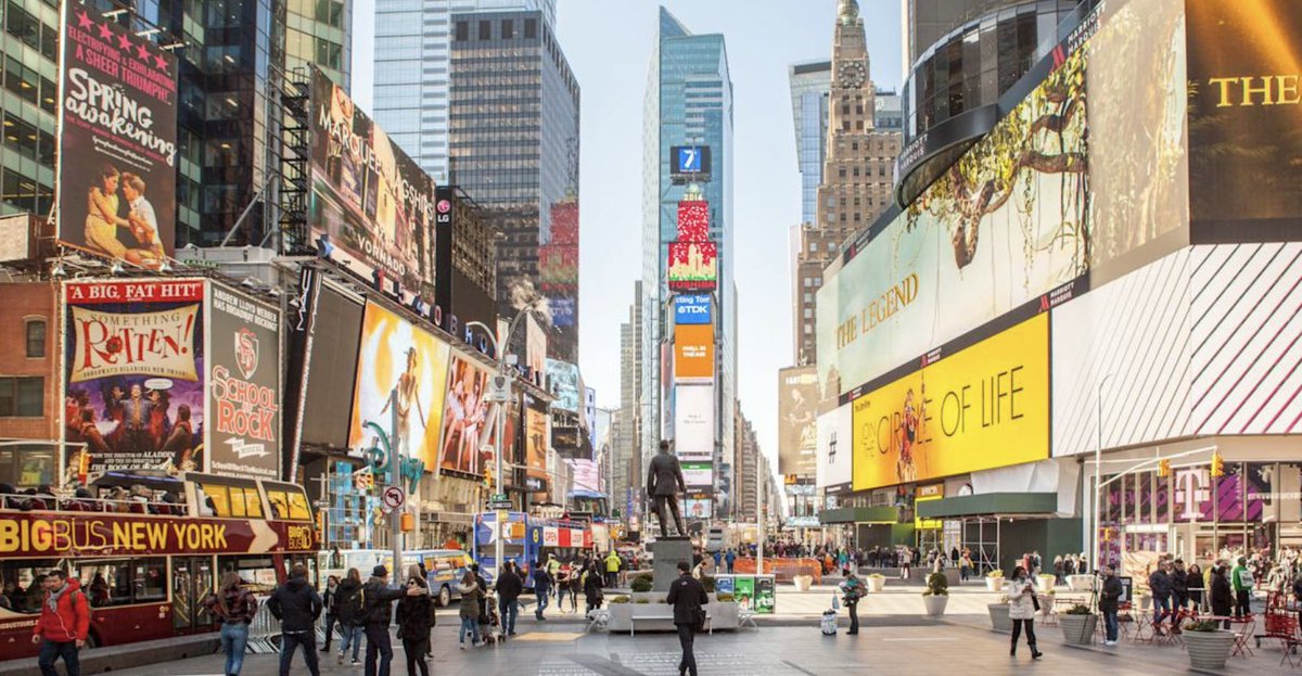 curious_ledger's tweet image. Times Square, then and now.
In 1908, the new Times Tower rose above trolleys and quiet streets—no billboards, just headlines. Today, that same spot blazes with digital ads and energy, watched over by the Paramount clock. A century turned a square into a global stage.