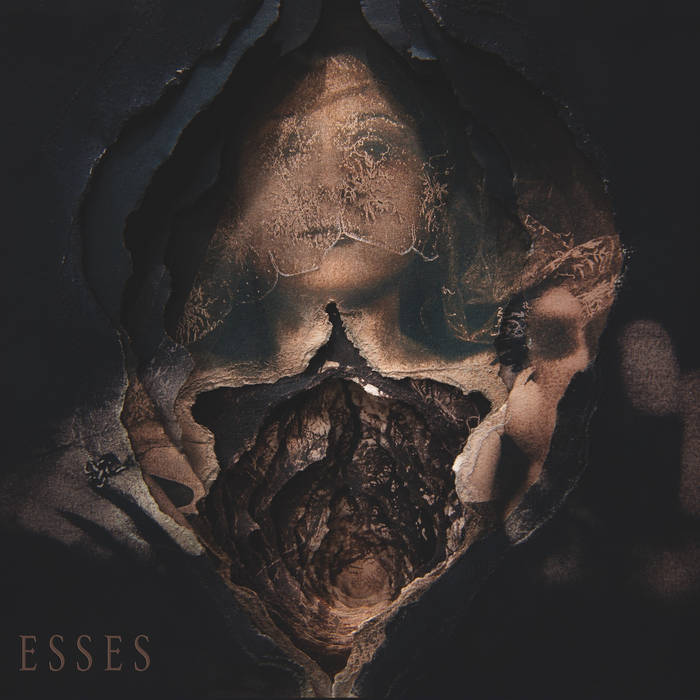 KMANRIFFSMetal's tweet photo. 2⃣0⃣2⃣5⃣: THE UPCOMING TERROR ⚔️
➡️September 26th, 2025⬅️

ESSES - Pain at the Altar of Jest 🇺🇸💠

3rd album from Portland, Oregon, U.S Dark/Post-Punk/Death Rock outfit💠

BC➡️https://t.co/St9bsom1HZ💠

#Esses #PainattheAltar #DarlPostPunk #DeathRock #TheUpcomingTerror25 #KMäN https://t.co/wM6g1sdSBT