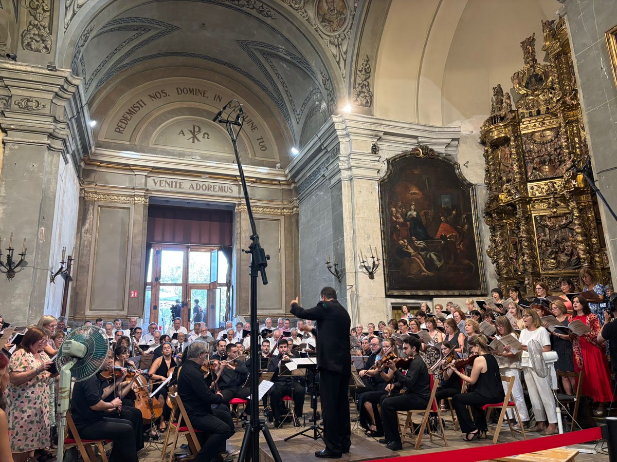 JuntsperMataro's tweet image. Missa de #LesSantes en honor a les patrones, Santa Juliana i Semproniana. 

Missa de Glòria, de mossèn Manuel Blanch.

📍Basílica de Santa Maria
#Mataró  

Glòria a Les Santes!
