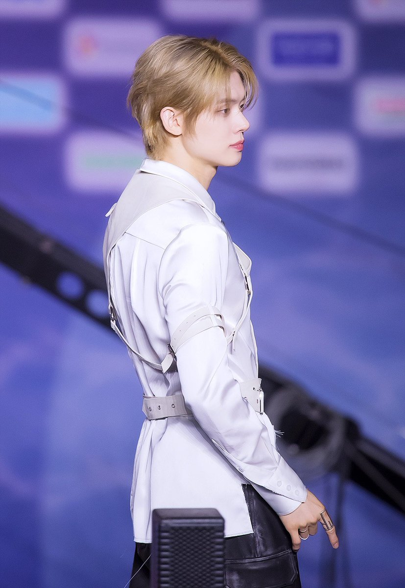 hourlyjunie's tweet image. He is so beautiful
SUMMER WITH MC YEONJUN
#BrightestMCYeonjun #YEONJUN