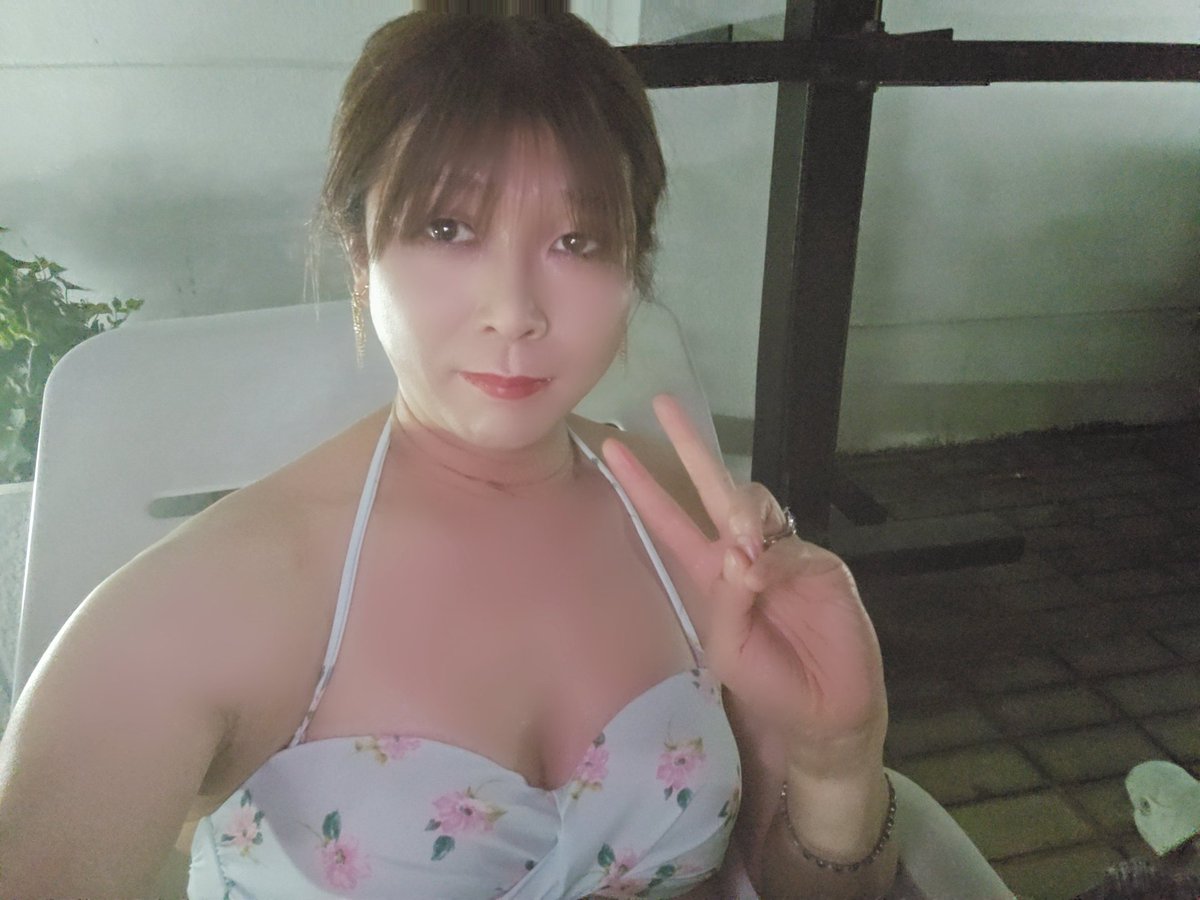 そしてその後アスカさんと麗人に行きました(*^^*)その後ナイトプールだ朝まで過ごして充実した休日になりました(^o^)