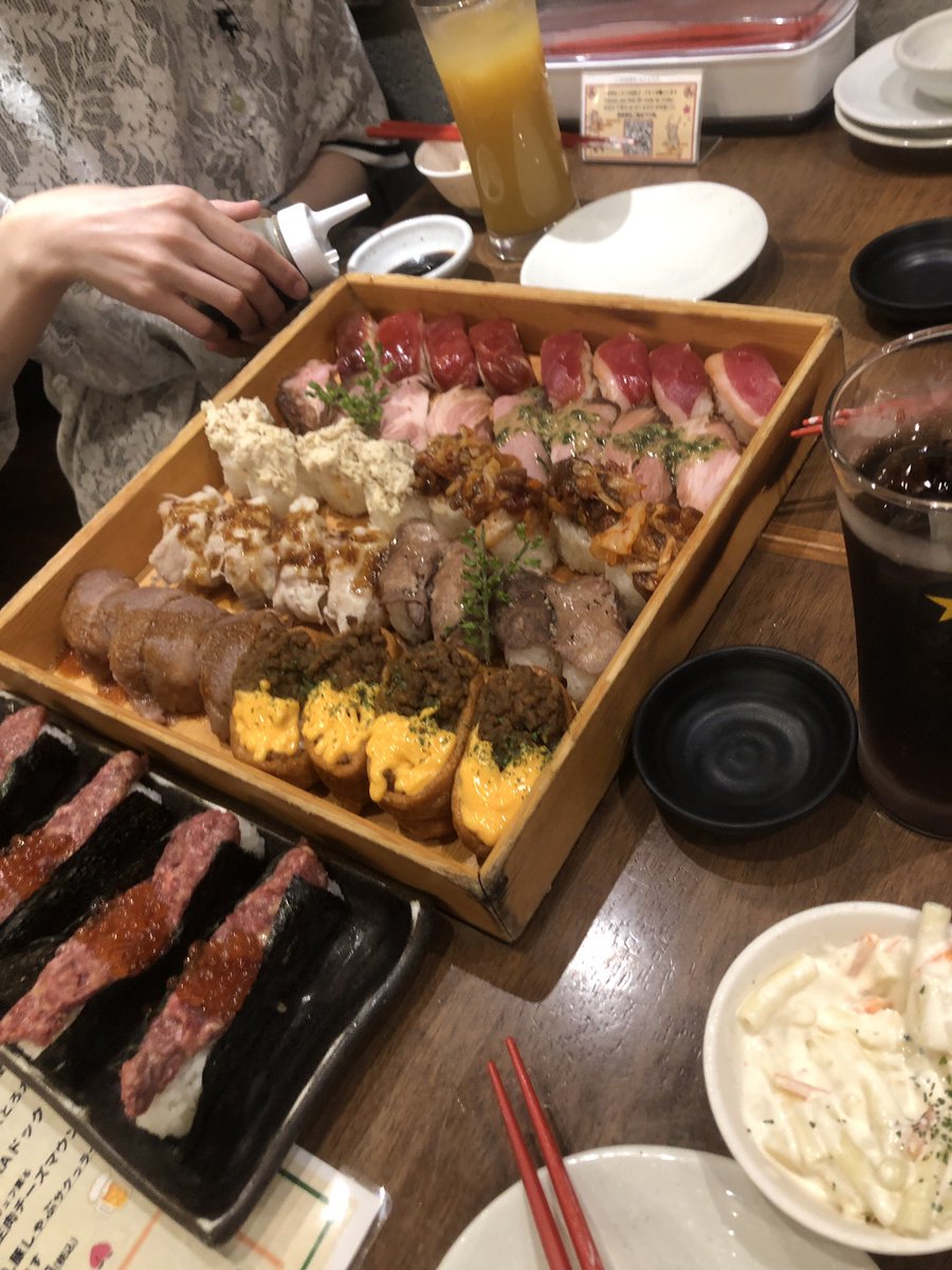 ksk_johan_cos's tweet image. 撮影アフター

久々に肉寿司じゃいー！