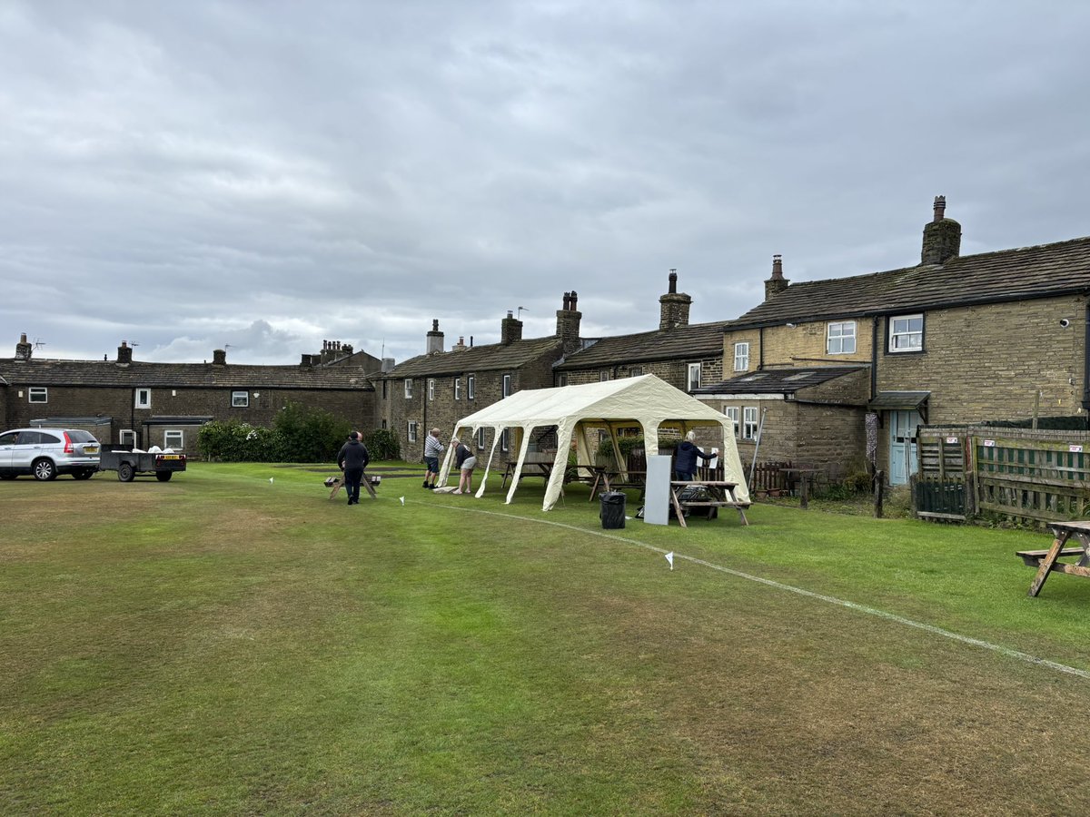 ThorntonCC's tweet image. #TCC #OneClub volunteers hard at work preparing for our @TheCricketerNVC QF v @StayleyCC
A warm welcome, bottle bar and BBQ available to everyone 🏏
@HalifaxCL @HXCourier @Bradford_TandA @GleesonHomes @Bear_Cricket @TouchPath