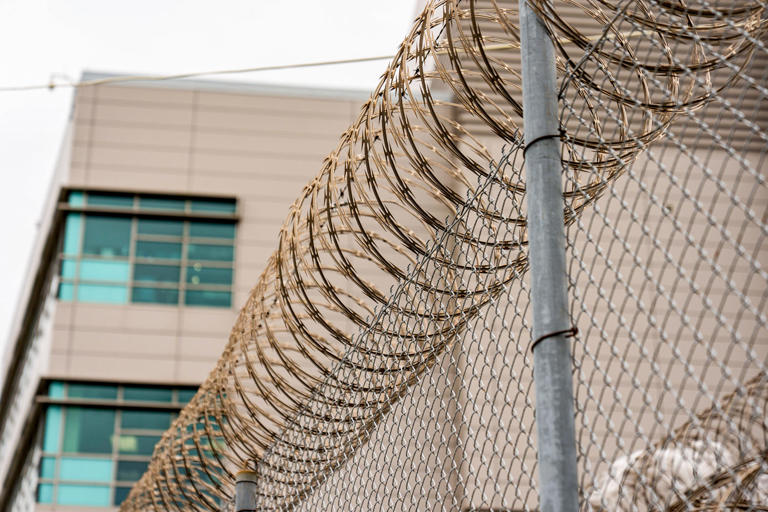 DTPORGE's tweet image. (WHAT?!!!) New Orleans officials mistakenly release inmate from same prison where 10 escaped in May:
msn.com/en-us/news/us/…