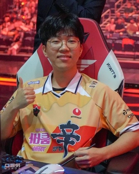 superdundungb's tweet image. 툼바를 입은 바툼
