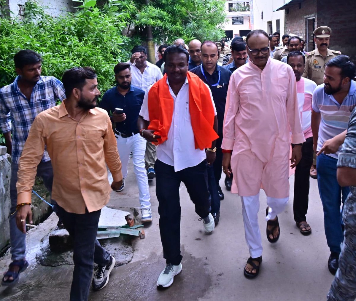 brajeshpathakup's tweet image. आज लखनऊ में अपने कैंट विधानसभा क्षेत्र के "चित्ताखेड़ा" में प्रिय स्नेहीजनों के साथ "जनसंवाद" करते हुए।
इस अवसर पर श्री अनिल लोधी जी, श्री मनोज कश्यप जी, श्री राकेश जी, डॉ० जितेंद्र सिंह जी एवं अन्य गणमान्यजन उपस्थित रहे।
@BJP4India
@BJP4UP