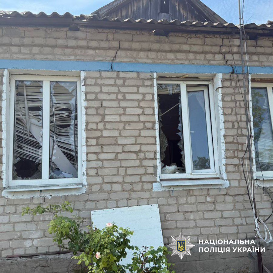 eastern_variant's tweet image. ❗️Війська рф вбили двох жителів Донеччини, ще троє зазнали поранень
Ворог зосередив вогонь на 12 населених пунктах: містах Костянтинівка, Лиман, Мирноград, селищі Новодонецьке, селах Бокове, Іверське, Крива-Лука, Кримки, Маркове, Новоселівка, Рай-Олександрівка, Світле.
🔺…