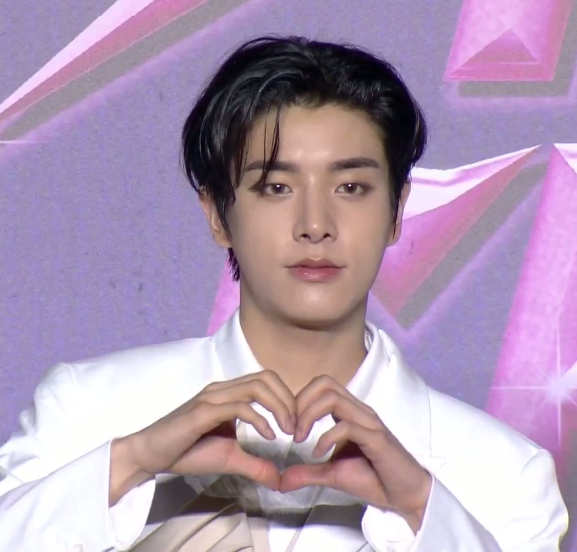 SoulliesPH's tweet image. 270725 | TAG PARTY
We’re all living on that Watermelon Sugar high… 🍉✨ While we wait for Jake’s performance, drop the tags together with your fave picture of our Jakey 👇
HIGH ON JAKE SUGAR STAGE
#SWEETLIKEJAKE_onGAYO
#ENHYPEN_GayoDaejeonSummer2025
#JAKE #제이크…