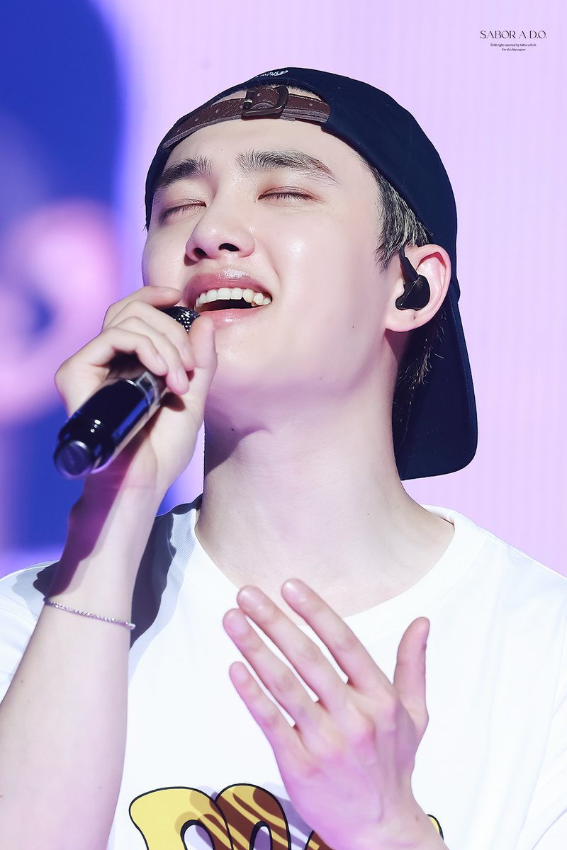 Sabor_a_DO's tweet image. 250719 DO it! in Seoul D-1
I hope you can sing a song as happy as now for ever💙
#도경수 #DOHKYUNGSOO #KYUNGSOO #디오 #DO(D.O.) #ドギョンス #都敬秀
