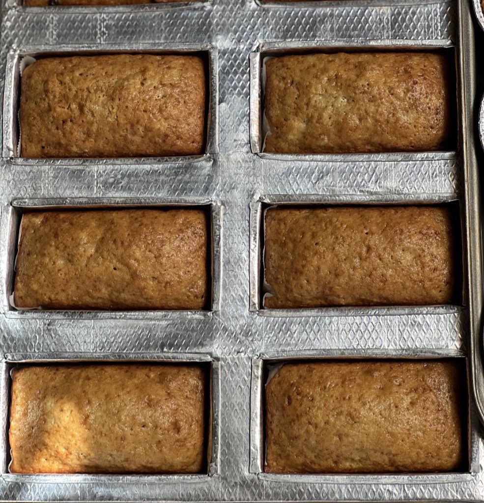 _pixie95's tweet image. SUNDAY MENU!!! 10am-4pm
-Mini Banana Loaves;4pcs
Combo N4500
Plain N4000
-Chocolate Cake Jars N3500
09036465657
๐Hotoro, Kano.