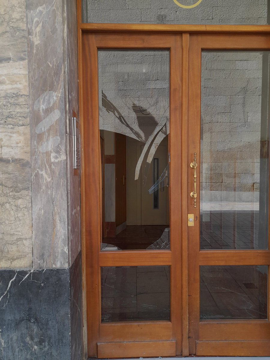 cozyRust's tweet image. Otra noche más en el tranquilo y apacible Casco Antiguo de Logroño.
Muchas gracias al @AytoLogrono y al resto de empresas de hostelería por patrocinar nuestros sueños y hacernos felices.
Calle Portales, 77