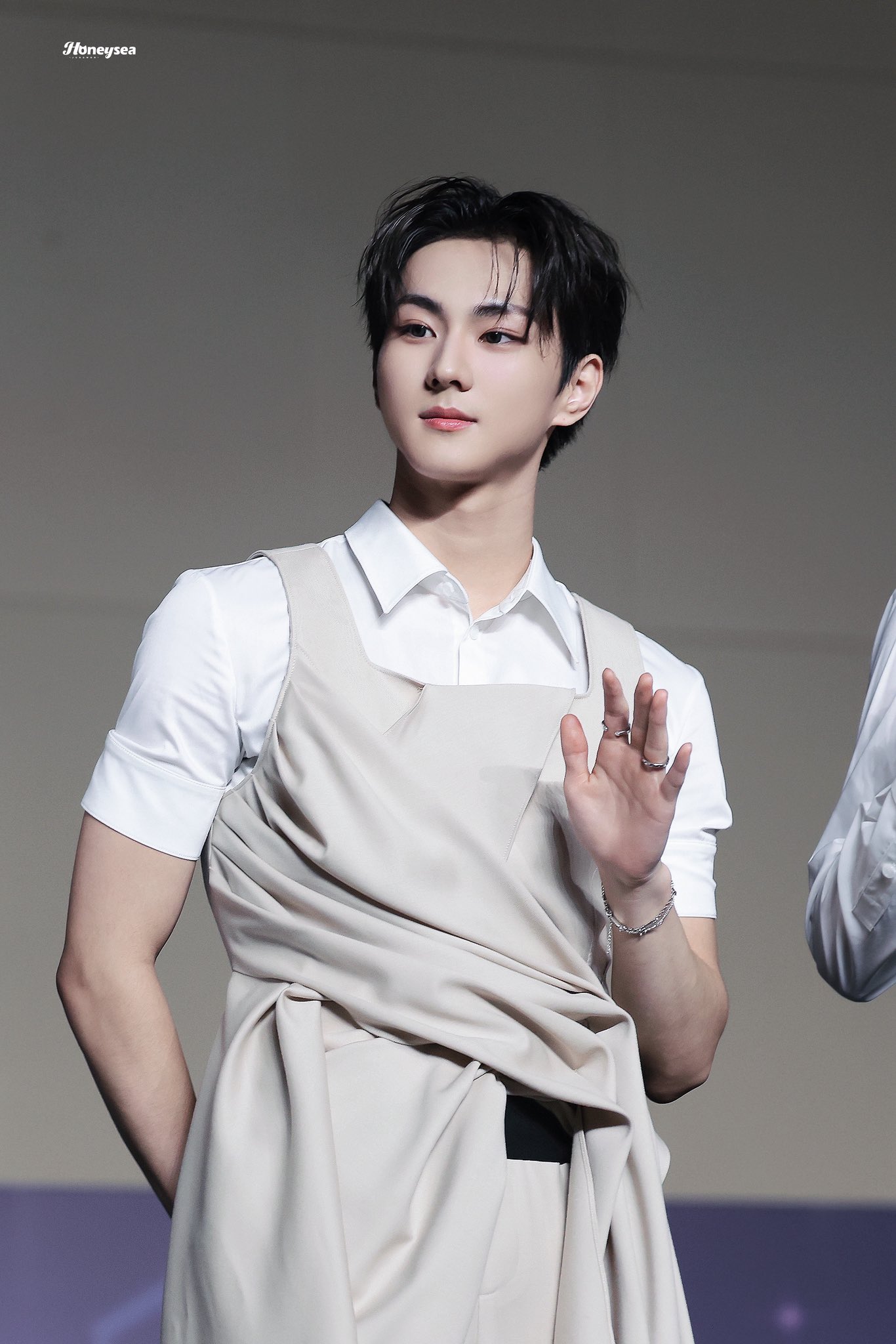 JUNGWON - Search / X