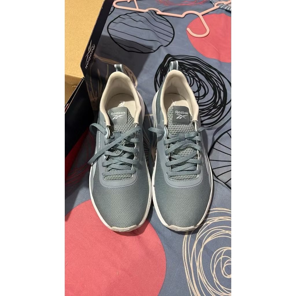 theconstance_'s tweet photo. WTS 

Sepatu Reebok running &amp; tenis
Blue white uk.39
Preloved like new ( yg running belum pernah dipakai )

Take all Rp 1.100.000
each 600k

Prefer cod / Shopee +adm

Foto/video bs chat/dm

#wts #wtb #runningshoes #tennisshoes #reebok #sneakers #sepatuolahraga #sepatulari https://t.co/4HDUdgRXse