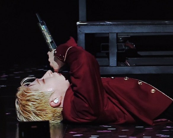 pipitqautsar___'s tweet image. Kim Hanbin
Then now
#2025THELASTPARADEINSEOUL
#HANBIN #비아이 #김한빈
#TLPSEOUL_DAY2