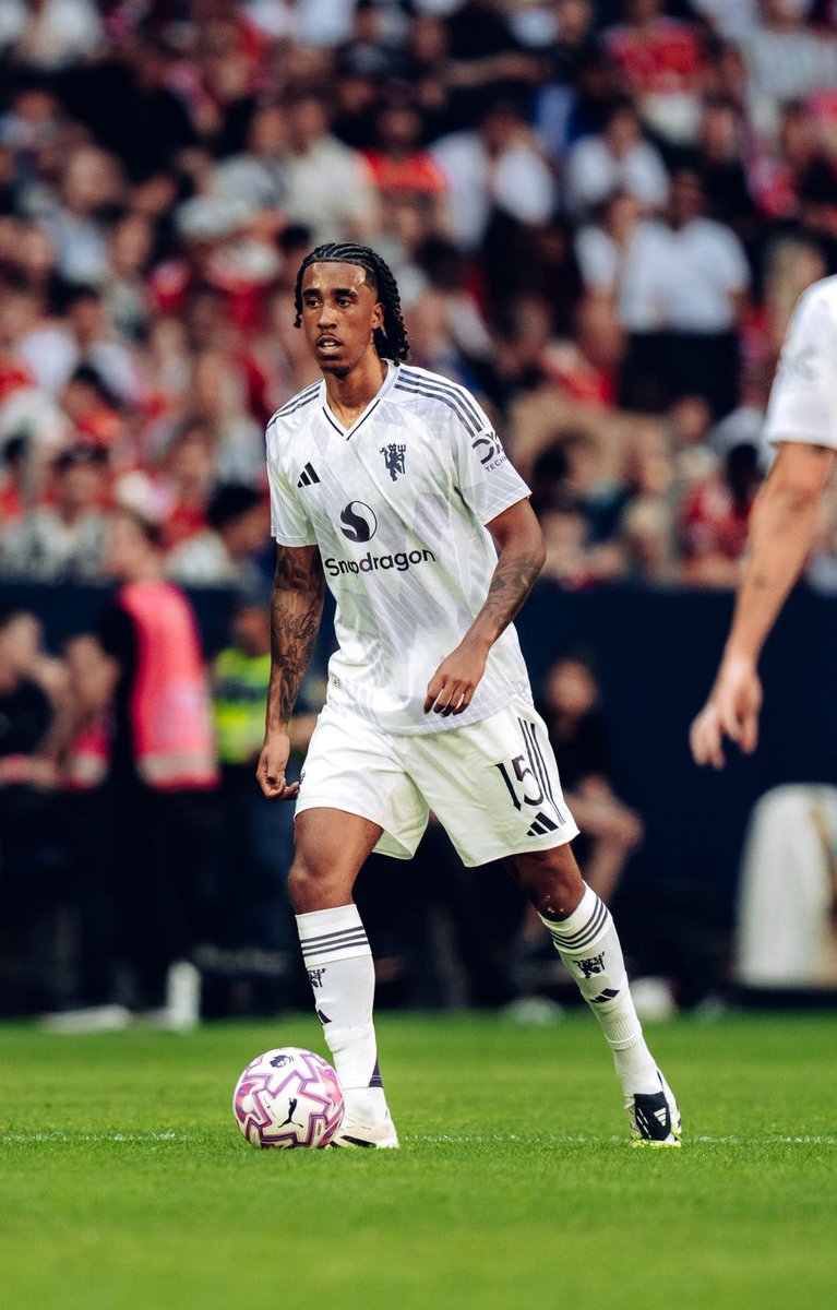 ItsVictorUTD's tweet image. Show me a young defender better than Leny Yoro and I’ll deactivate.
Give this baller his flowers 💐❤️
