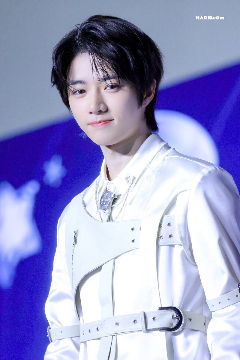 HARIBeOm_313's tweet image. εïз 250727 εïз SBS SUMMER 가요대전
⚔️
#투모로우바이투게더
#범규 #BEOMGYU #TXT_범규
#TXT #TOMORROW_X_TOGETHER #ボムギュ