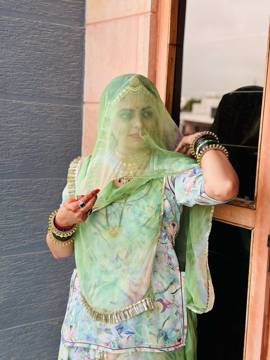 Good Afternoon 
प्रेम यदि पक्का हो तो,
विवाद चाहे कितना भी गहरा हो,
संबंध शेष रह ही जाता है !!