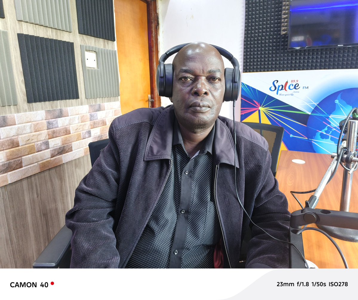 SpiceFMHoima's tweet image. Ekyobaire Otamanyire Program is now on with Mr. Beeraheru Geoffrey. Join us