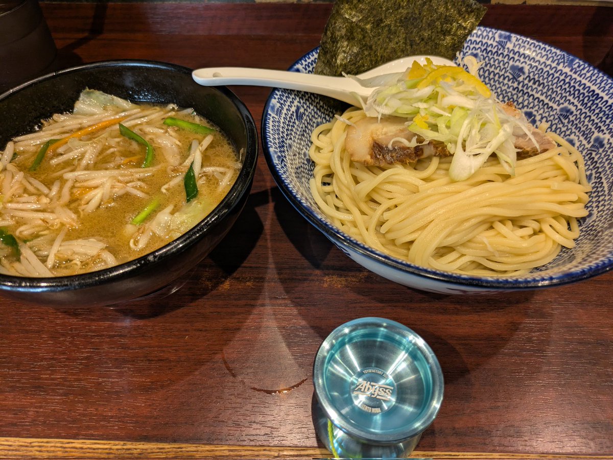 kn442018011A's tweet image. 1年ぶりぐらいのお店で😋
#ヨーヨーラーメン部