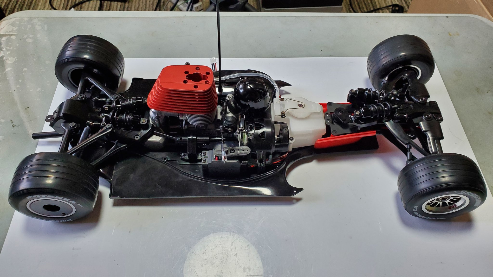 商品説明必読 香港製 RC/ラジコン F1/マティーニ ジャンク 30年前のタミヤラジコンF1ボディを製作する。1/10ティレル018