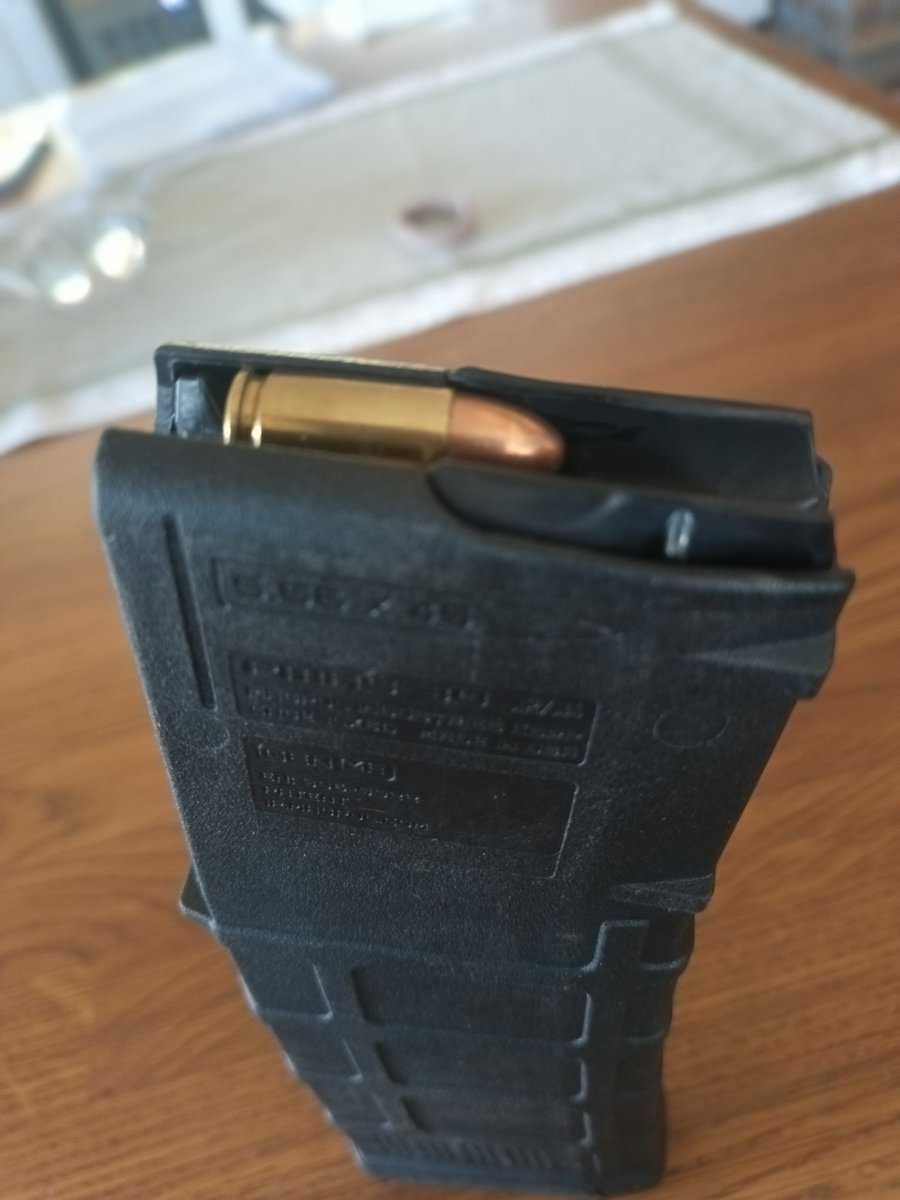 TheSwedishRhino's tweet image. Diverse ogenomtänkta vapentekniska regleringar är iofs inget nytt för luttrade svenska vapenägare men Tidös hemmasnickrade begrepp "militära magasin" slår alla tidigare påhitt.
Är stanagmagasin som inte förekommer militärt att anse som "militära" enligt statens jurister?