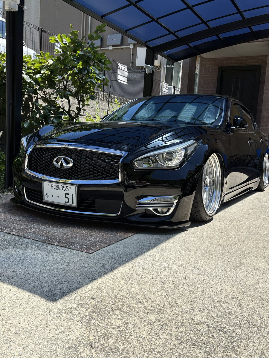 リップスポイラー取付作業終了🔩

いい感じになったかな❓
