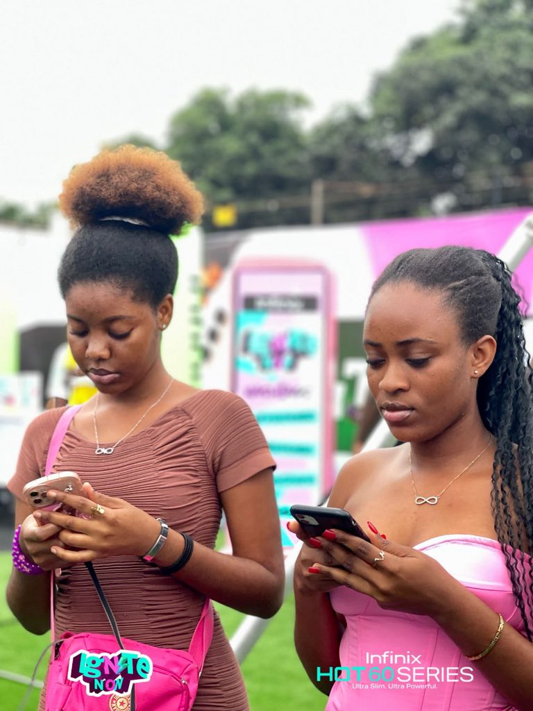 __RayRyan's tweet image. A highlight from the launch was the NFC Touch Transfer feature, instant file sharing without menus or delays.
The #InfinixHot60 redefines convenience with seamless tap-to-transfer functionality, ideal for students and professionals alike. #InfinixGhana